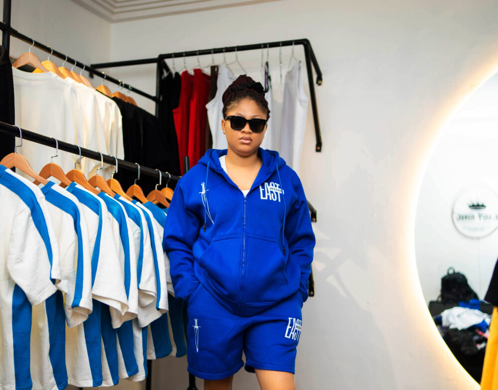 ZIPPER HOODIE & SHORTS